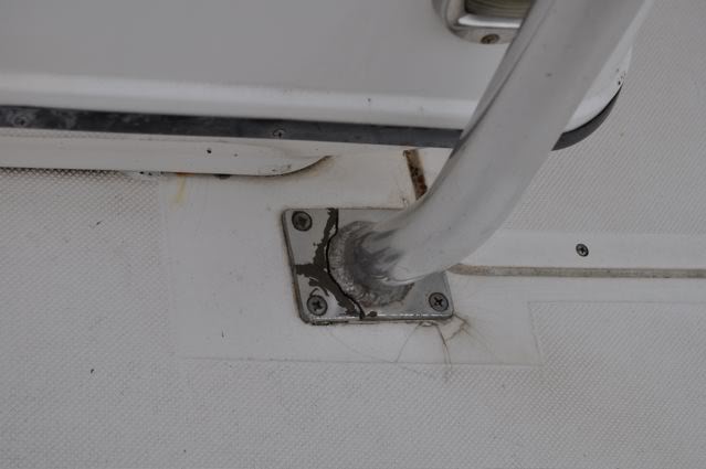 Cracked Aluminum T-Top Foot