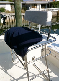 Photo of Boston Whaler Dauntless 230, 2013: Leaning Post Cover with Cooler (black or blue from Whaler) 