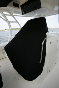 Photo of Boston Whaler Outrage 320 Cuddy, 2013: Console-Cover Sunbrella 