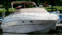 Photo of Larson Cabrio 254, 2000: Cockpit Cover, viewed from Starboard Front 